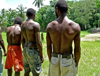 [ẢNH] Những nghi lễ trưởng thành đáng sợ bậc nhất hành tinh