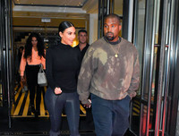 [ẢNH] Nhìn lại 8 năm bên nhau của vợ chồng ứng viên Tổng thống Mỹ Kanye West và Kim Kardashian