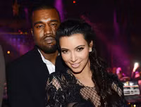 [ẢNH] Nhìn lại 8 năm bên nhau của vợ chồng ứng viên Tổng thống Mỹ Kanye West và Kim Kardashian