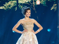 [ẢNH] Vẻ đẹp truyền cảm hứng của mỹ nhân thắng giải 