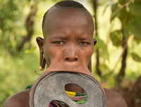 [ẢNH] Những phong tục kỳ lạ nhất của các bộ tộc trên thế giới