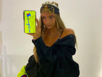 [ẢNH] Ngắm nhan sắc 2 bóng hồng bên cạnh 2 quý tử nhà Beckham