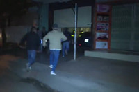 Cận cảnh công an bắt hàng chục đối tượng phê ma túy trong quán karaoke