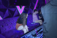 Cận cảnh công an bắt hàng chục đối tượng phê ma túy trong quán karaoke