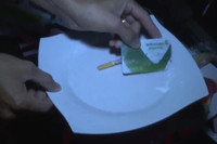 Cận cảnh công an bắt hàng chục đối tượng phê ma túy trong quán karaoke