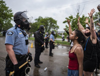 [ẢNH] Biểu tình bùng phát thành bạo động tại Mỹ sau sai lầm của viên cảnh sát Minneapolis