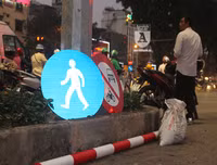 [ẢNH] Phần đường Láng không dành cho xe máy: Nhiều người bị 