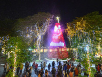 [ẢNH] Những địa điểm check in đẹp hết ý ở Hà Nội vào dịp Giáng sinh 2019