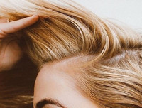 [ẢNH] Cảnh giác trước những hiểm họa từ thói quen để tóc ướt đi ngủ