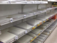 Hàng triệu người phải di tản, hàng hóa siêu thị bị 