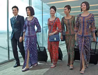 [ẢNH] Chiêm ngưỡng những mẫu đồng phục tiếp viên hàng không ấn tượng nhất thế giới