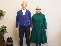 [ẢNH] Cặp vợ chồng già Nhật Bản diện đồ đôi suốt 38 năm khiến dân mạng 