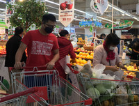 [ẢNH] Người dân lao đao vì 