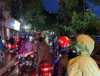 Ảnh hưởng bão số 2: Cầu sập, kênh vỡ, 5 người thương vong