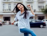 [ẢNH] Loạt MV ca nhạc không cần đầu tư tiền tỷ vẫn 