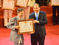 Nhìn lại cuộc đời 60 năm cống hiến nghệ thuật của NSND Trần Hạnh