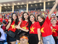 [ẢNH] Muôn vàn cách ăn mừng của Sao khi đội tuyển Việt Nam vào chung kết AFF Cup 2018