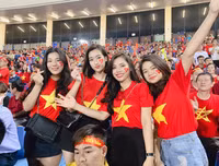 [ẢNH] Muôn vàn cách ăn mừng của Sao khi đội tuyển Việt Nam vào chung kết AFF Cup 2018