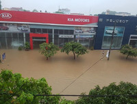 Thái Nguyên ngập lụt kỷ lục, ô tô 