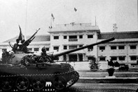 [ẢNH] Những hình ảnh khó quên trong ngày giải phóng miền Nam, thống nhất đất nước năm 1975