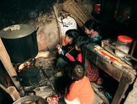 Cuộc sống đói nghèo trong những gia đình 