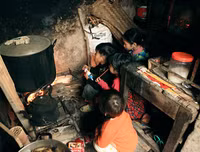 Cuộc sống đói nghèo trong những gia đình 