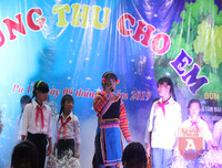 [ẢNH] Trung thu vui với những đứa trẻ nghèo dân tộc La Hủ