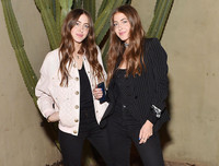 [ẢNH] Giải mã sức hút của những cặp song sinh được mệnh danh đẹp nhất thế giới