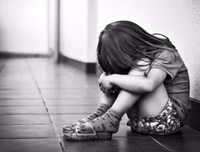 [ẢNH] Bạo hành trẻ em: Cần chế tài xử phạt thích đáng
