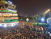 [ẢNH] Đắm chìm trong Đại tiệc âm thanh ánh sáng Countdown chào năm mới 2019 trên khắp cả nước