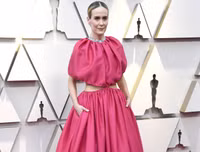 [ẢNH] Chuyện lạ Oscar 2019: Nam tài tử tự tin mặc váy 