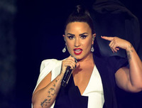 [ẢNH] Hàng loạt ngôi sao Hollywood lên tiếng sau khi người đàn ông da đen bị cảnh sát Mỹ đánh tử vong