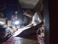 Kinh ngạc cảnh sống chật chội trong những ngôi nhà siêu nhỏ