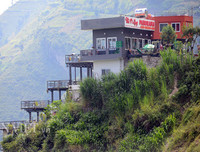 Cận cảnh khách sạn 7 tầng xây dựng trái phép trên đèo Mã Pì Lèng