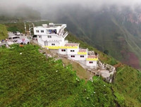 Cận cảnh khách sạn 7 tầng xây dựng trái phép trên đèo Mã Pì Lèng