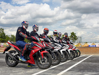 [ẢNH] Những mẹo nhỏ giúp tiết kiệm xăng khi đi xe máy