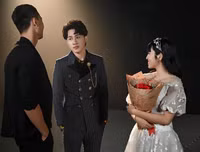 [ẢNH] Sự thay đổi phong cách ngoạn mục của dàn diễn viên phim 