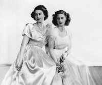 [ẢNH] Những bức ảnh thời trẻ hiếm có của Nữ hoàng Anh Elizabeth II