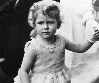 [ẢNH] Những bức ảnh thời trẻ hiếm có của Nữ hoàng Anh Elizabeth II