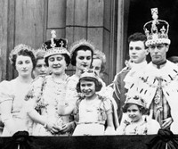 [ẢNH] Những bức ảnh thời trẻ hiếm có của Nữ hoàng Anh Elizabeth II