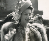 [ẢNH] Những bức ảnh thời trẻ hiếm có của Nữ hoàng Anh Elizabeth II