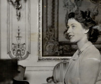 [ẢNH] Những bức ảnh thời trẻ hiếm có của Nữ hoàng Anh Elizabeth II