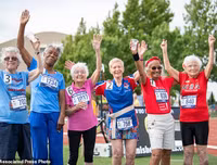 Cụ bà 103 tuổi Mỹ thi chạy, phá kỷ lục thế giới chặng đua 100m