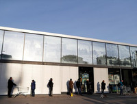 [ẢNH] Người dân thế giới giữ khoảng cách nơi công cộng trong dịch Covid-19