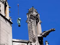 [ẢNH] Cận cảnh 16 bức tượng thánh trăm tuổi may mắn 