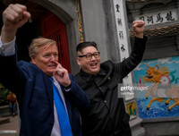 Bản sao nhà lãnh đạo Kim Jong-un và những lần gây chú ý khi xuất hiện cùng bản sao Tổng thống