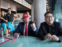 Bản sao nhà lãnh đạo Kim Jong-un và những lần gây chú ý khi xuất hiện cùng bản sao Tổng thống