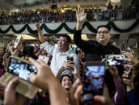 Bản sao nhà lãnh đạo Kim Jong-un và những lần gây chú ý khi xuất hiện cùng bản sao Tổng thống