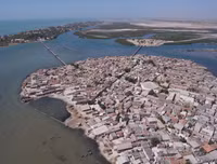 Đặt chân lên những hòn đảo kỳ dị nhất hành tinh