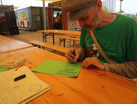 Những khoảnh khắc màu xanh độc đáo trong lễ hội cổ truyền Ireland tổ chức tại Hà Nội